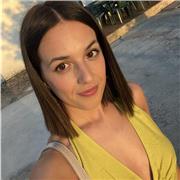 Profesora de inglés hasta bachillerato, también enseño francés.
